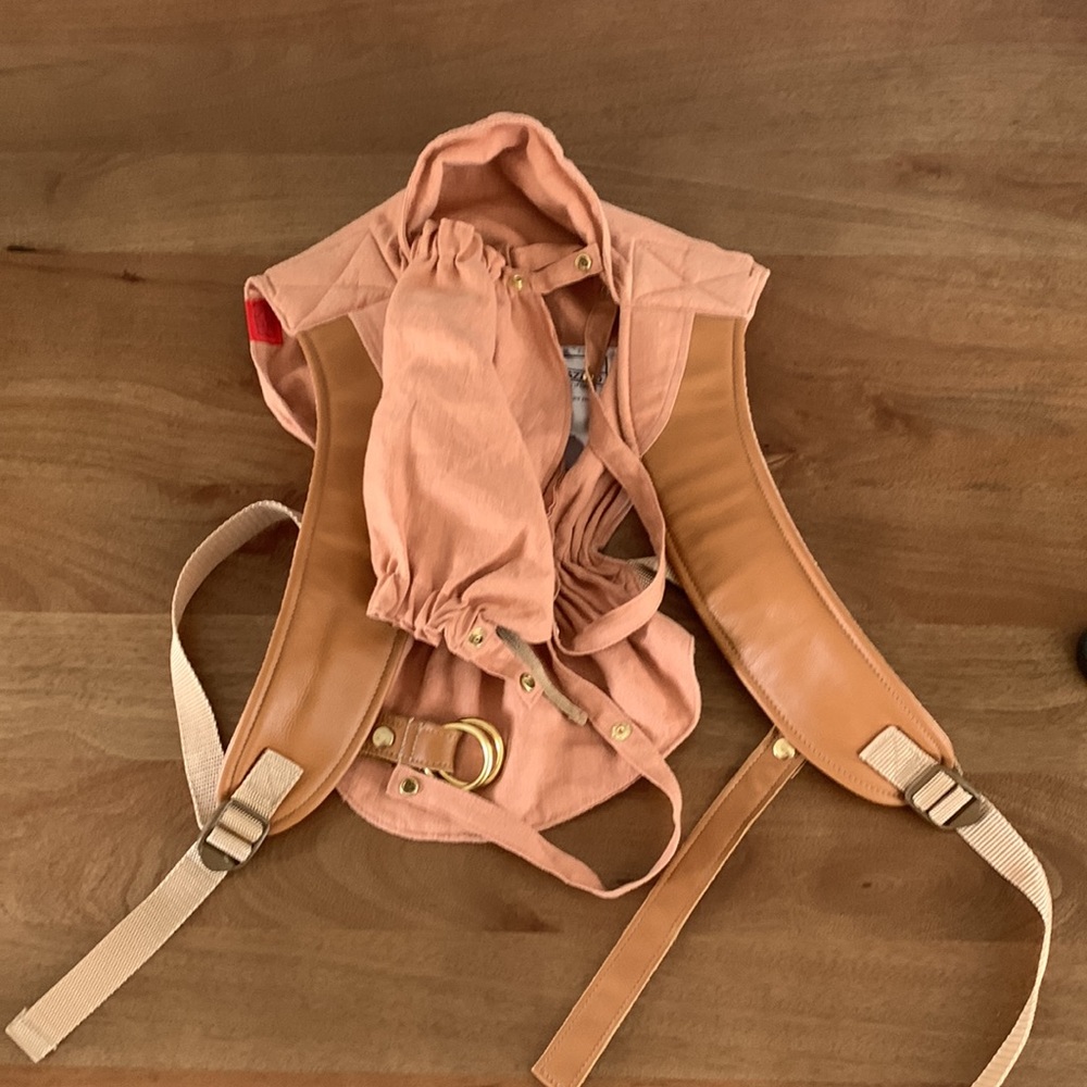 Sakura Bloom Onbuhimo carrier in Sedona color, butterscotch straps, gold rings